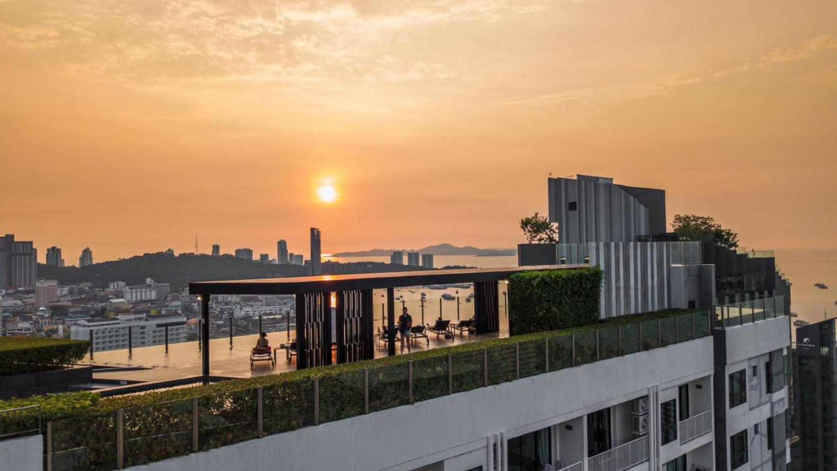 Aparthotel The Base Pattaya By Nami Zewnętrze zdjęcie