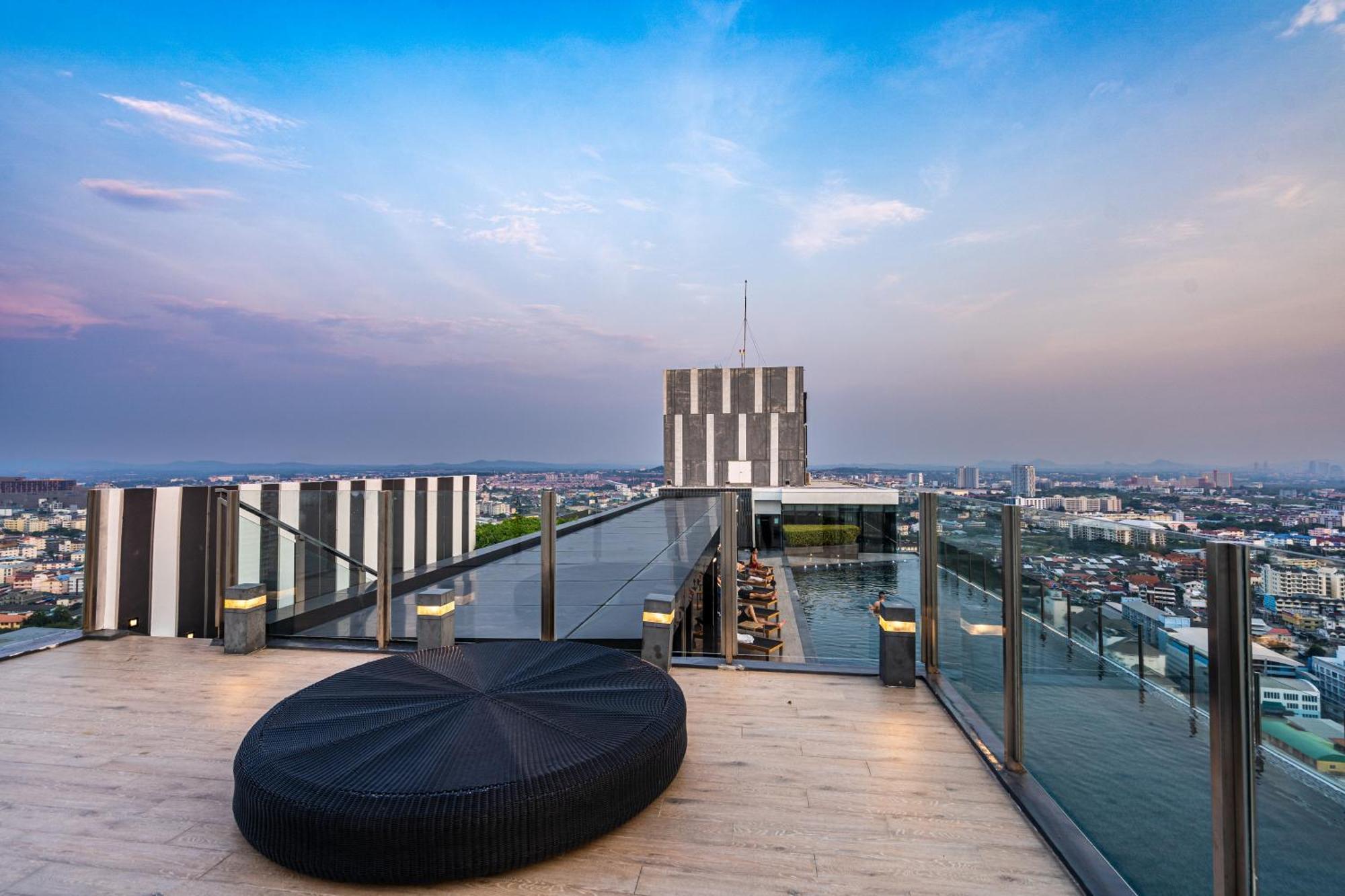 Aparthotel The Base Pattaya By Nami Zewnętrze zdjęcie