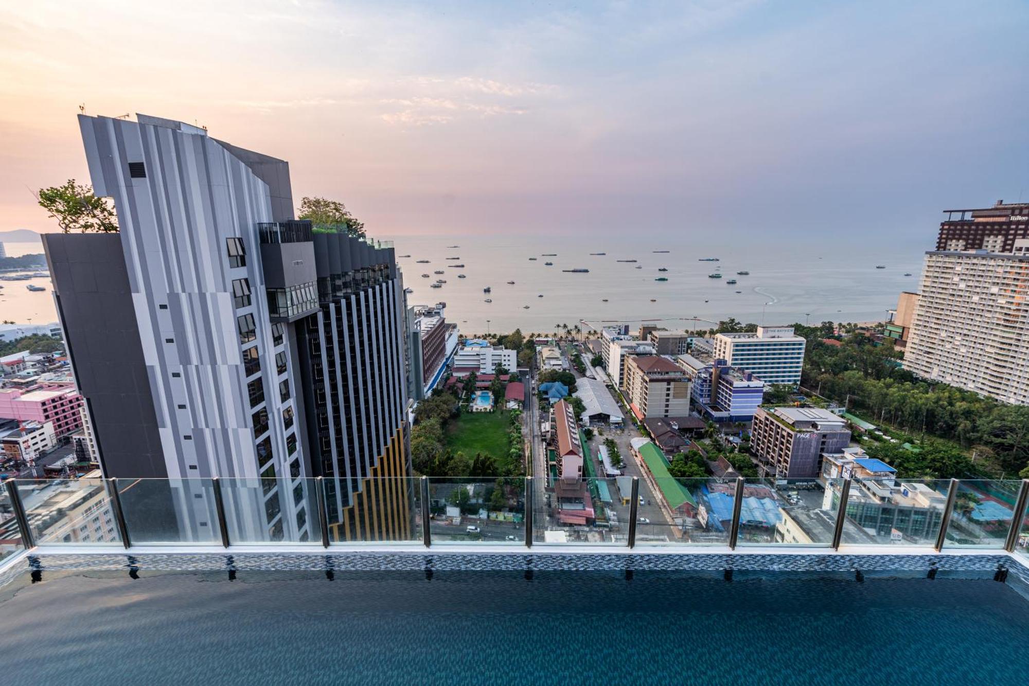 Aparthotel The Base Pattaya By Nami Zewnętrze zdjęcie